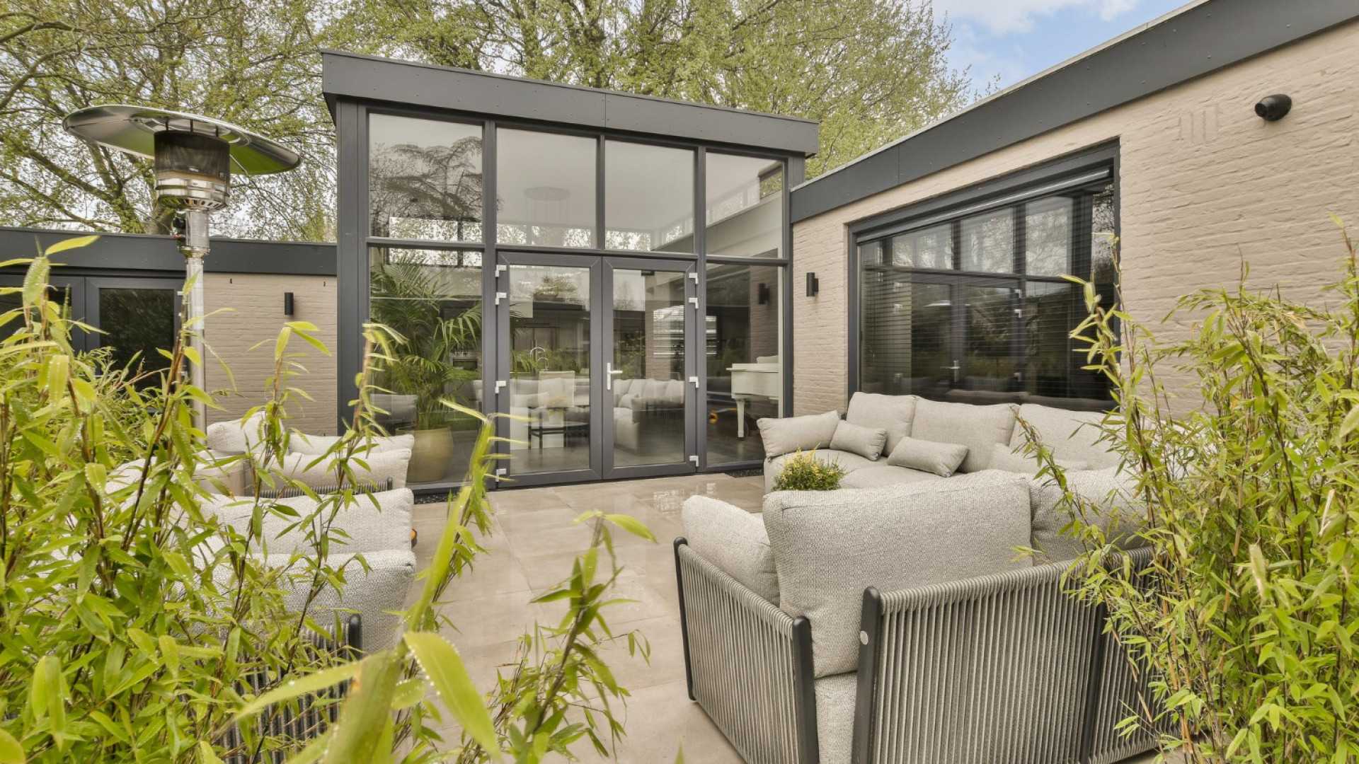 Profitez de votre jardin toute l’année grâce à une véranda !